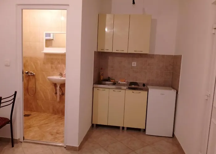 Mica Apartmani
