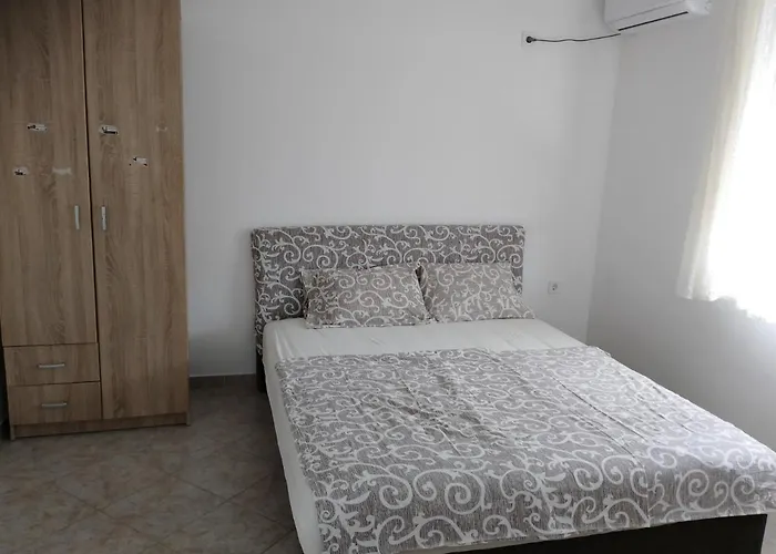 Mica Apartmani