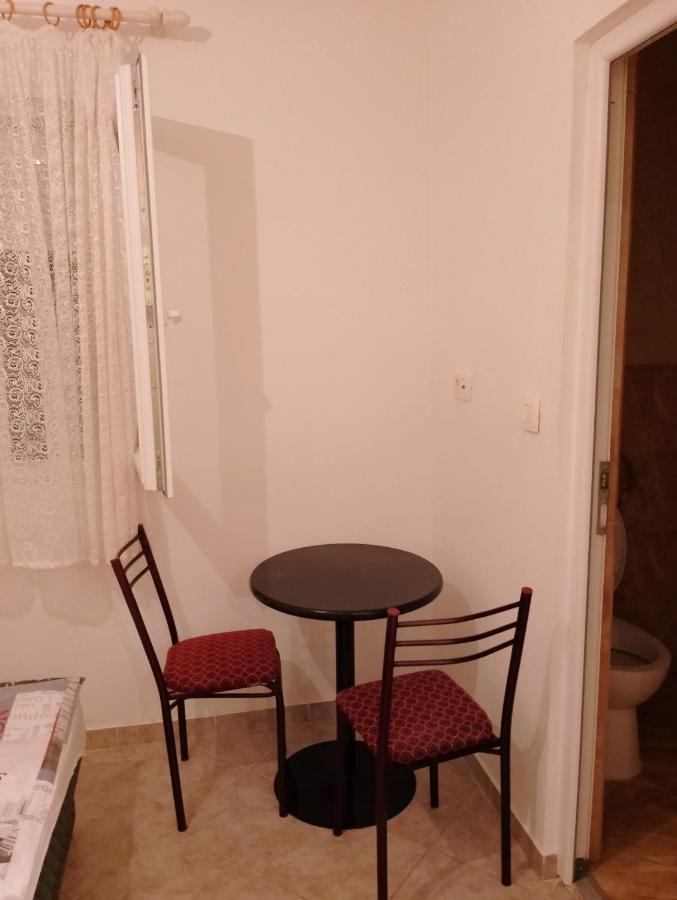 Apartment Mica Sutomore