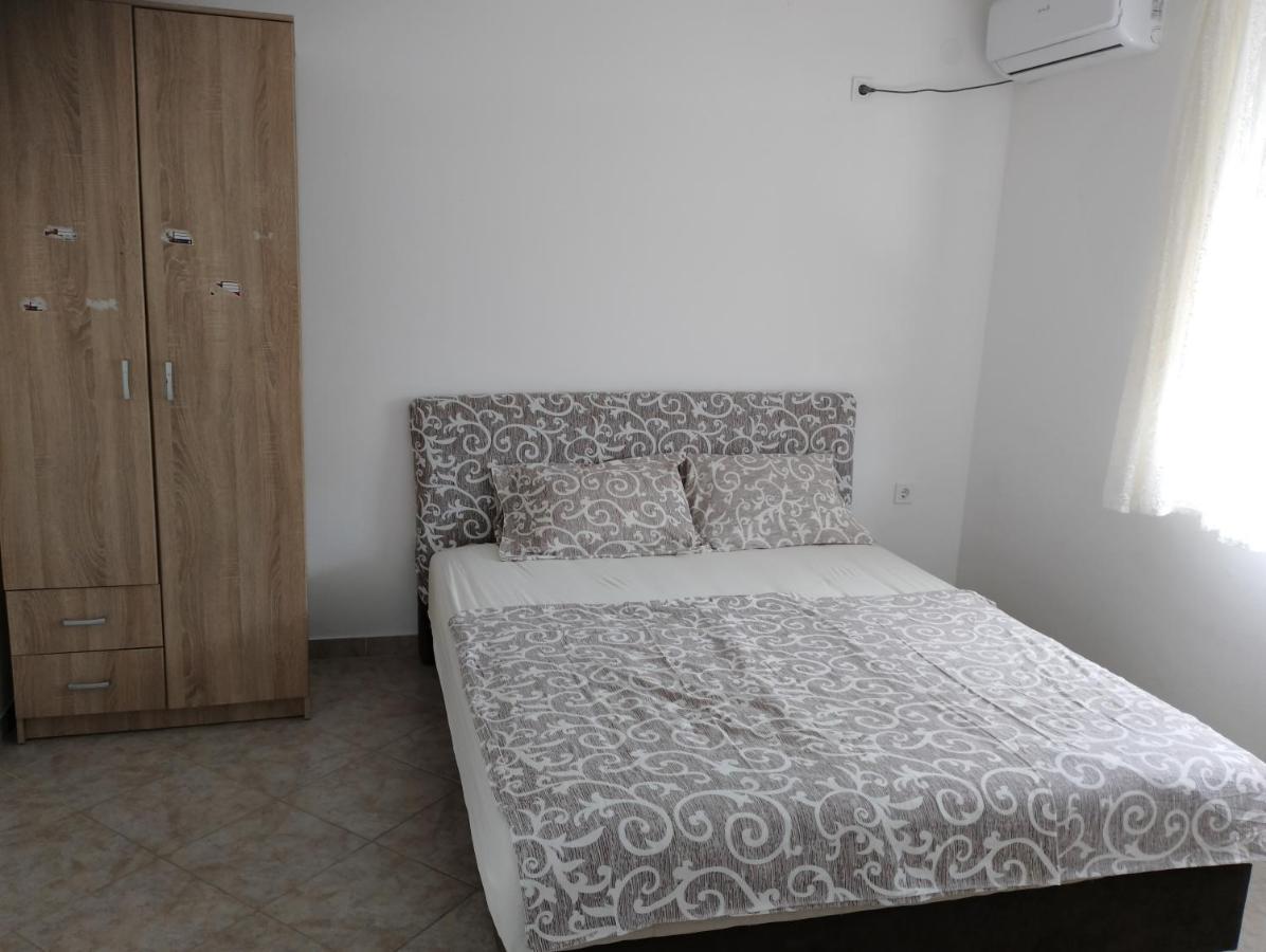 Apartment Mica Sutomore